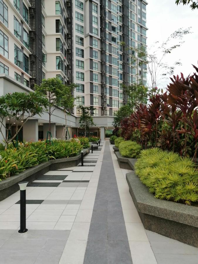 Santai Homestay Cyberjaya Buitenkant foto