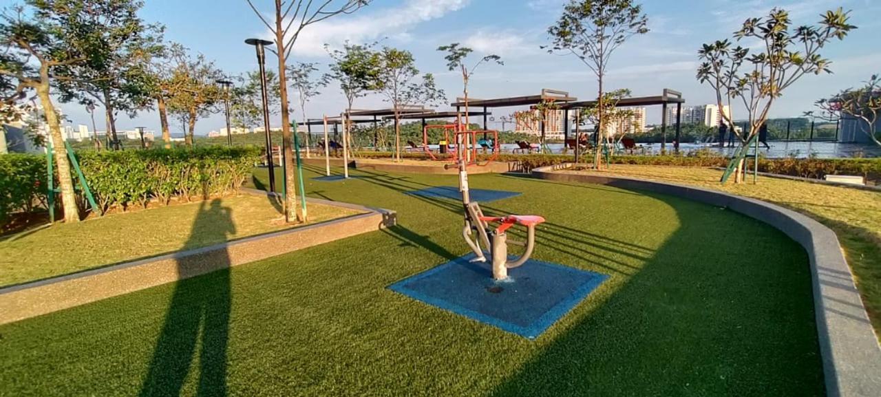 Santai Homestay Cyberjaya Buitenkant foto