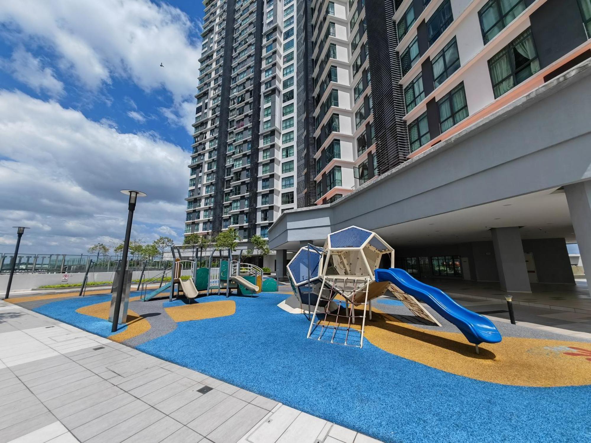 Santai Homestay Cyberjaya Buitenkant foto